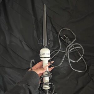 Hot Tools Black and White Curling Wand 1/2-1 inches